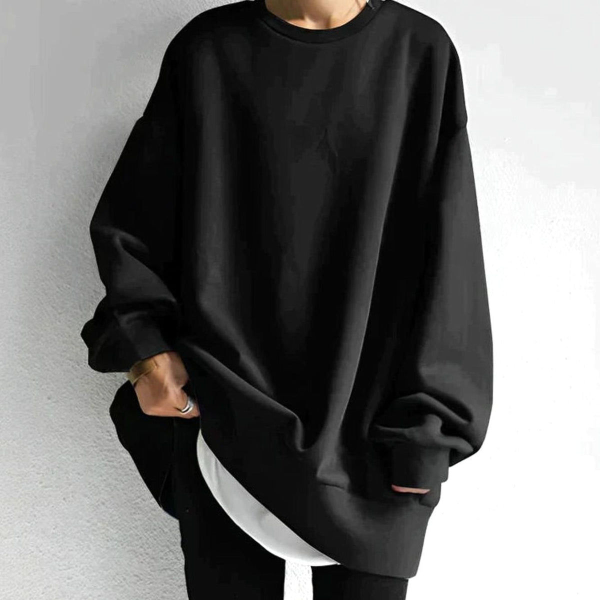 Freya | Women's Oversized Drop-Shoulder Tunic Crewneck Sweater - Black