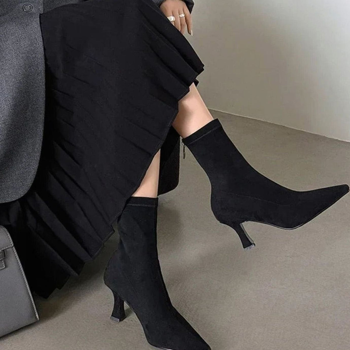 Poppy | Women's Pointed Toe Kitten Heel Pull-On Sock Ankle Boots - Black