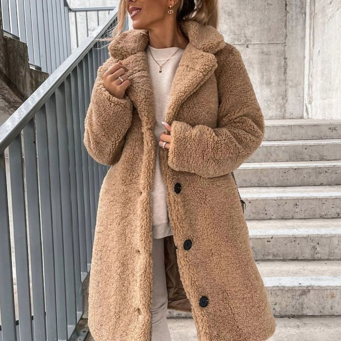 Willow | Women's Oversized Teddy Fleece Button-Front Long Coat - Beige
