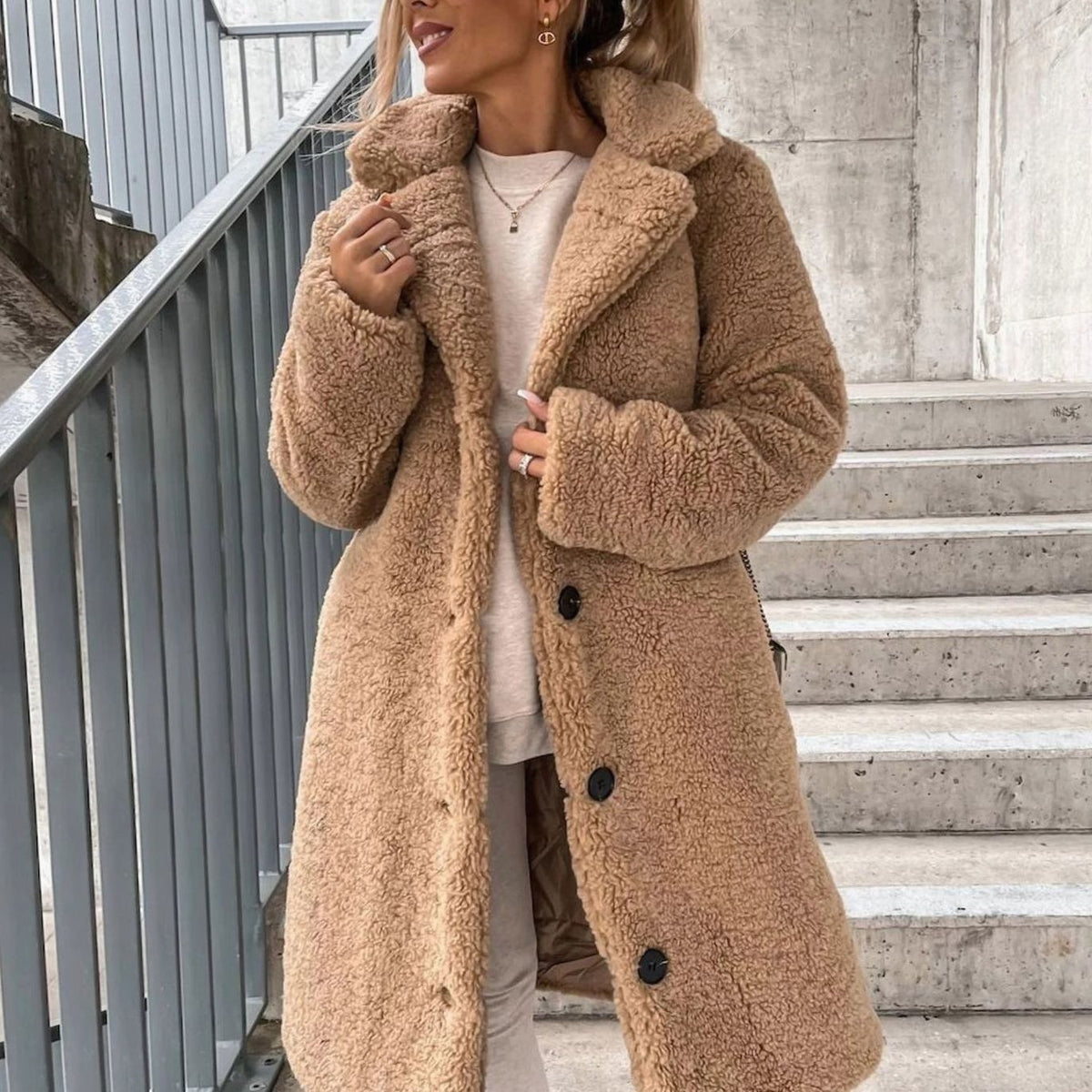 Willow | Women's Oversized Teddy Fleece Button-Front Long Coat - Beige